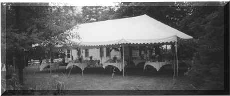 reception.jpg (96474 bytes)